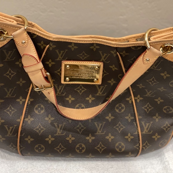 DISCONTINUED Galliera PM Authentic LV Hobo Monogram - Picture 2 of 11